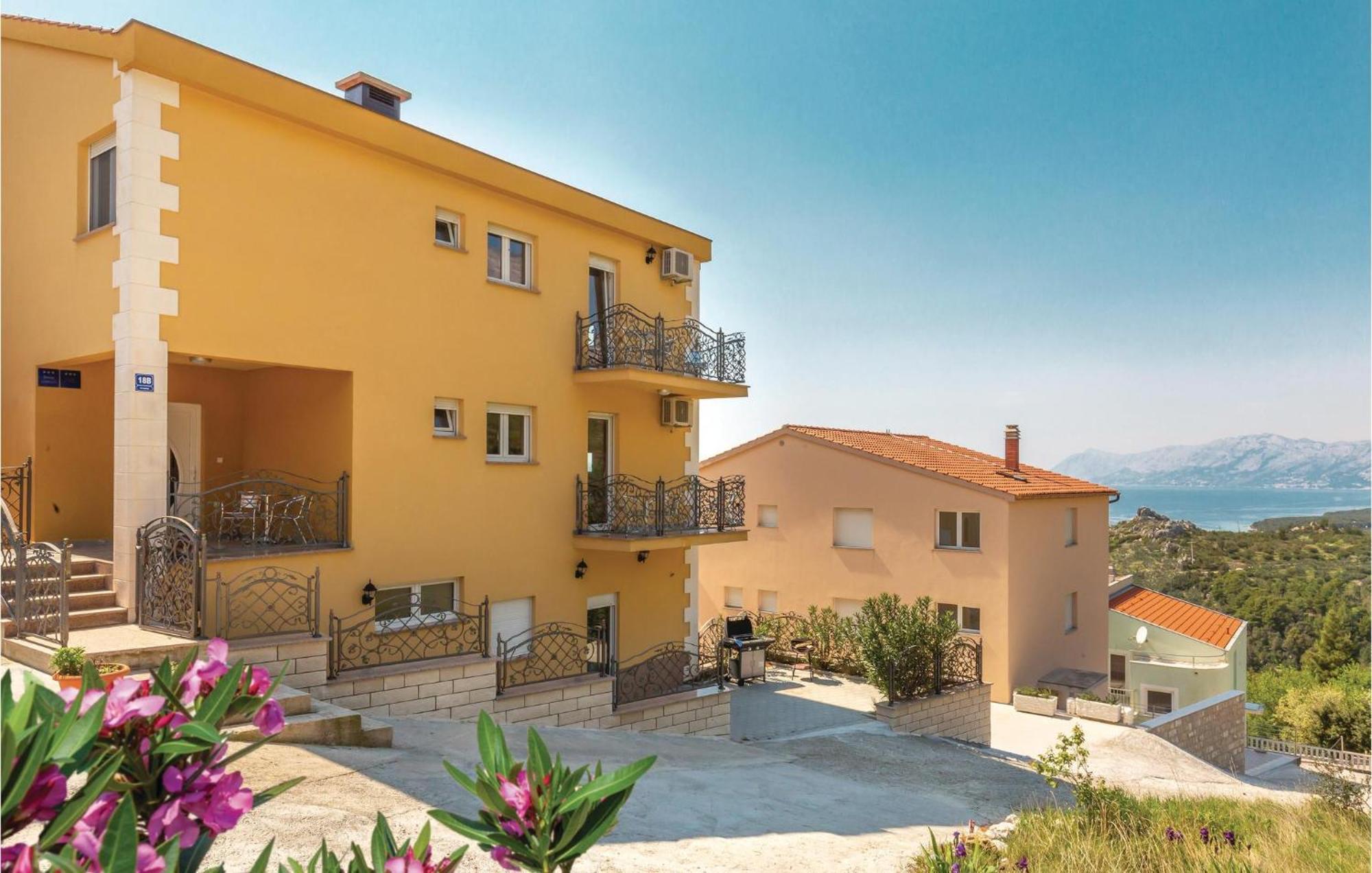 Nice Apartment In Krvavica With House Sea View 외부 사진
