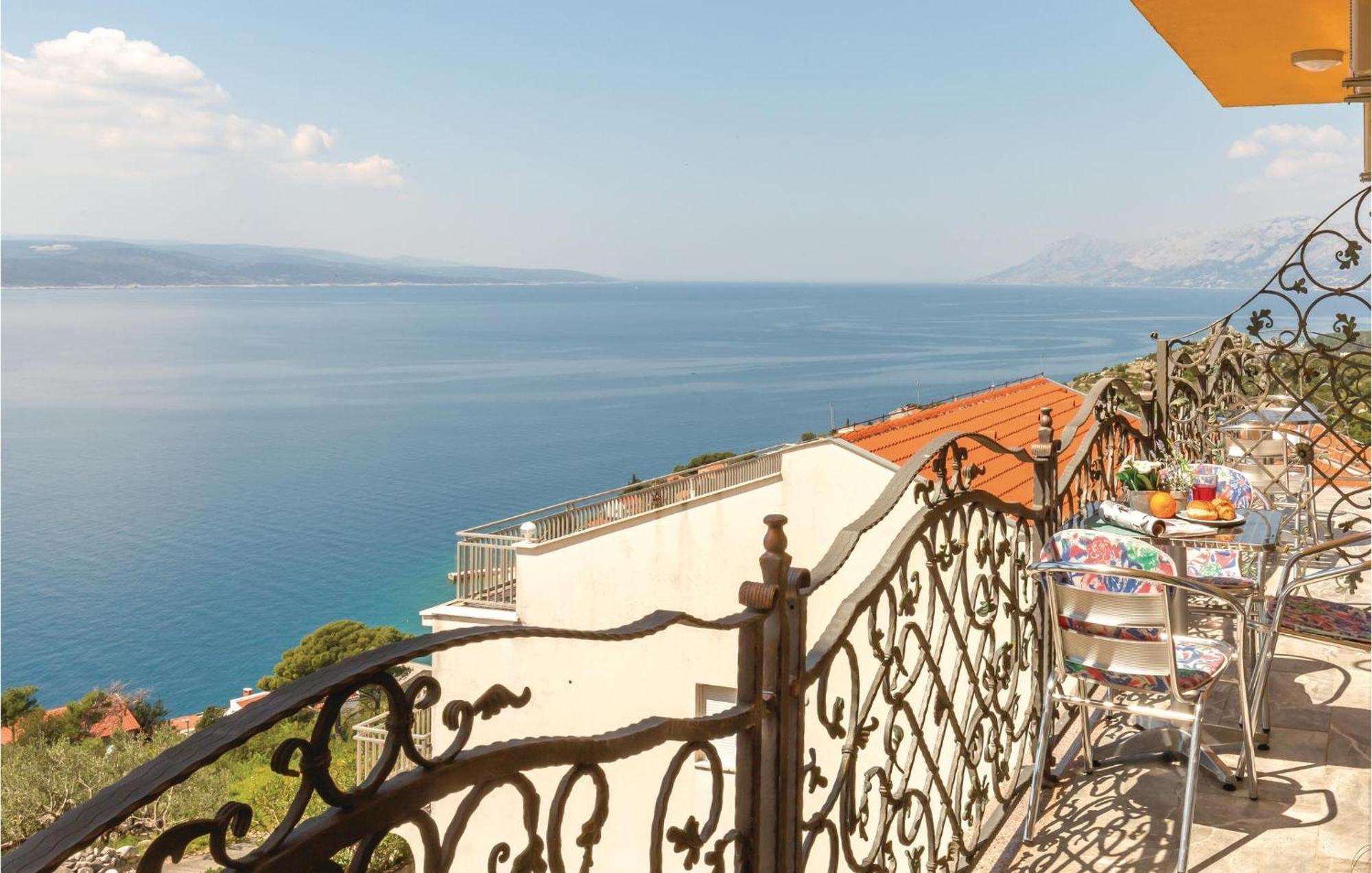Nice Apartment In Krvavica With House Sea View 외부 사진