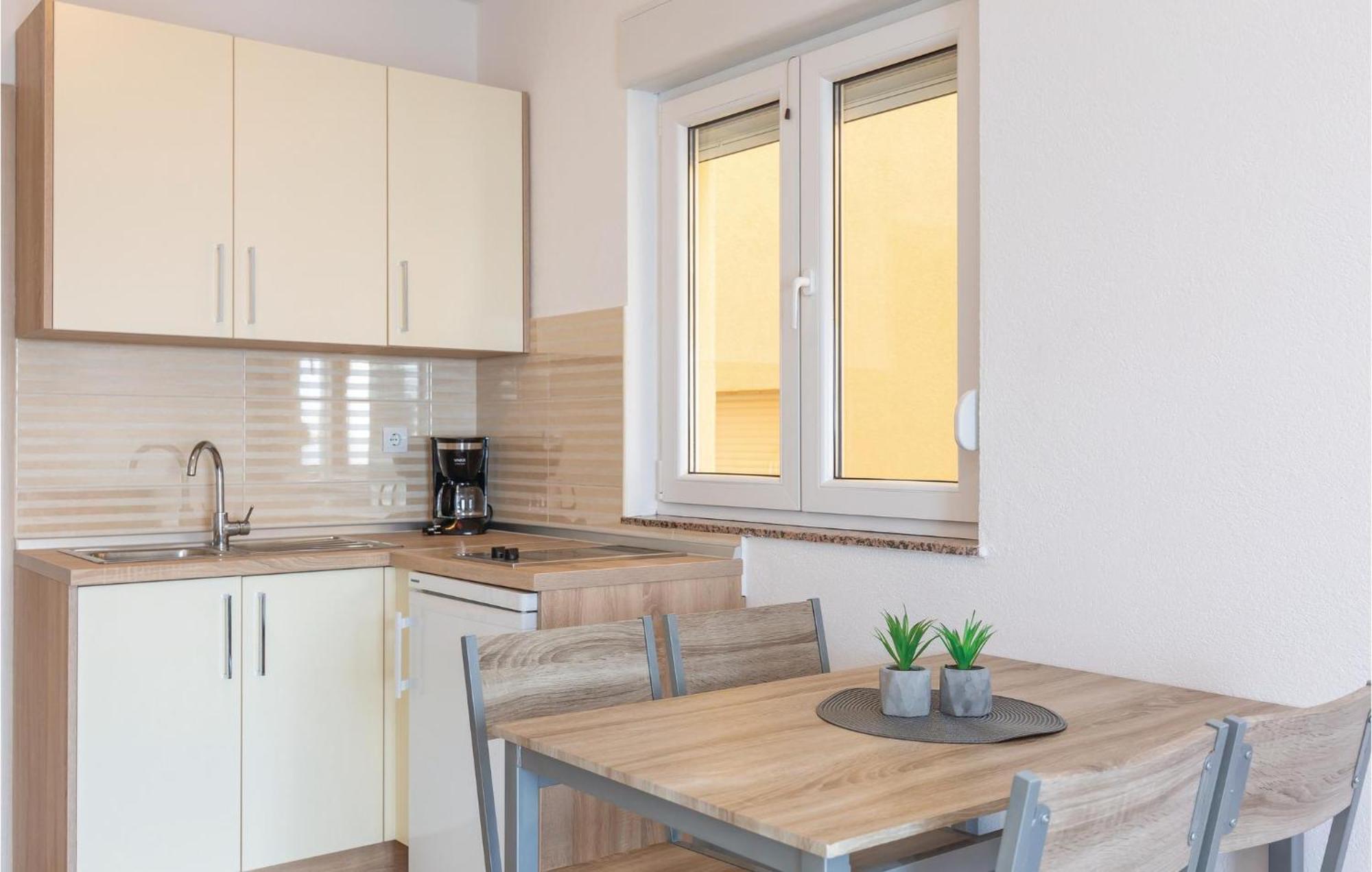 Nice Apartment In Krvavica With House Sea View 외부 사진