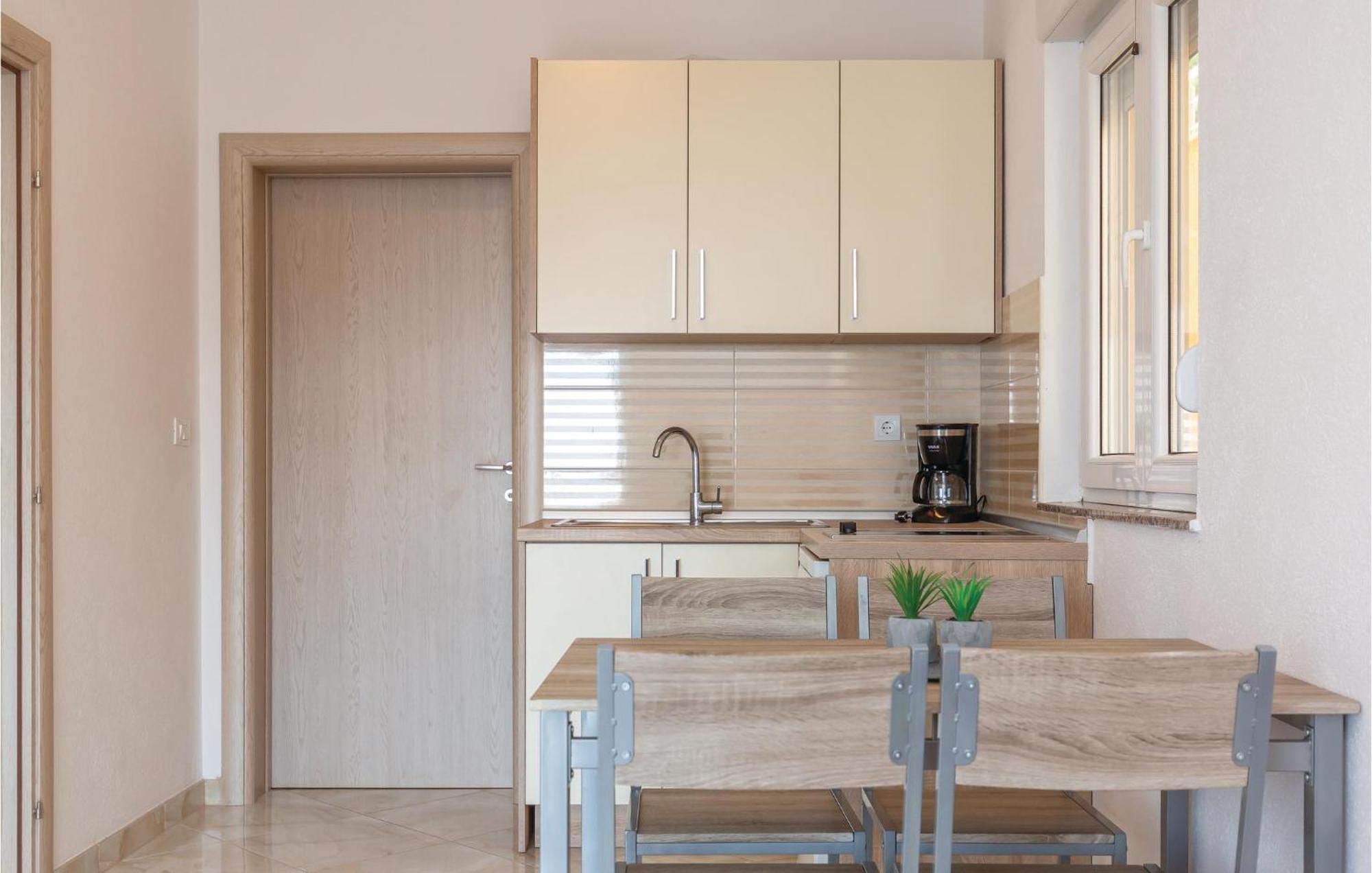Nice Apartment In Krvavica With House Sea View 외부 사진